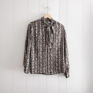 VTG Paisley Pattern Neck Bow Blouse